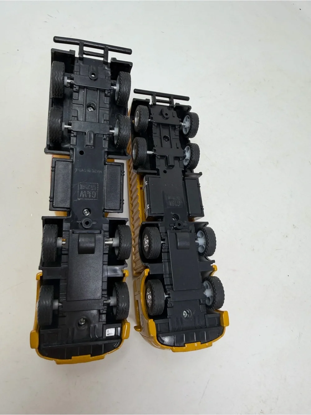 Diecast Construction Trucks Lot Of 2 1/55th Cement Truck GLW Engineering Series
